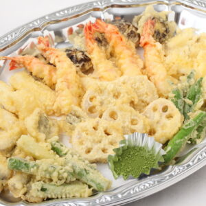 海鮮と季節の野菜の天麩羅　抹茶塩添え