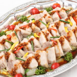 塩漬け豚肉とレタス　特製ソース