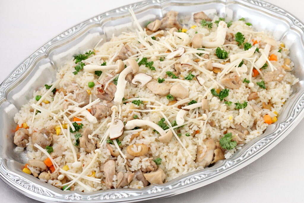 チキンときのこのピラフのイメージ